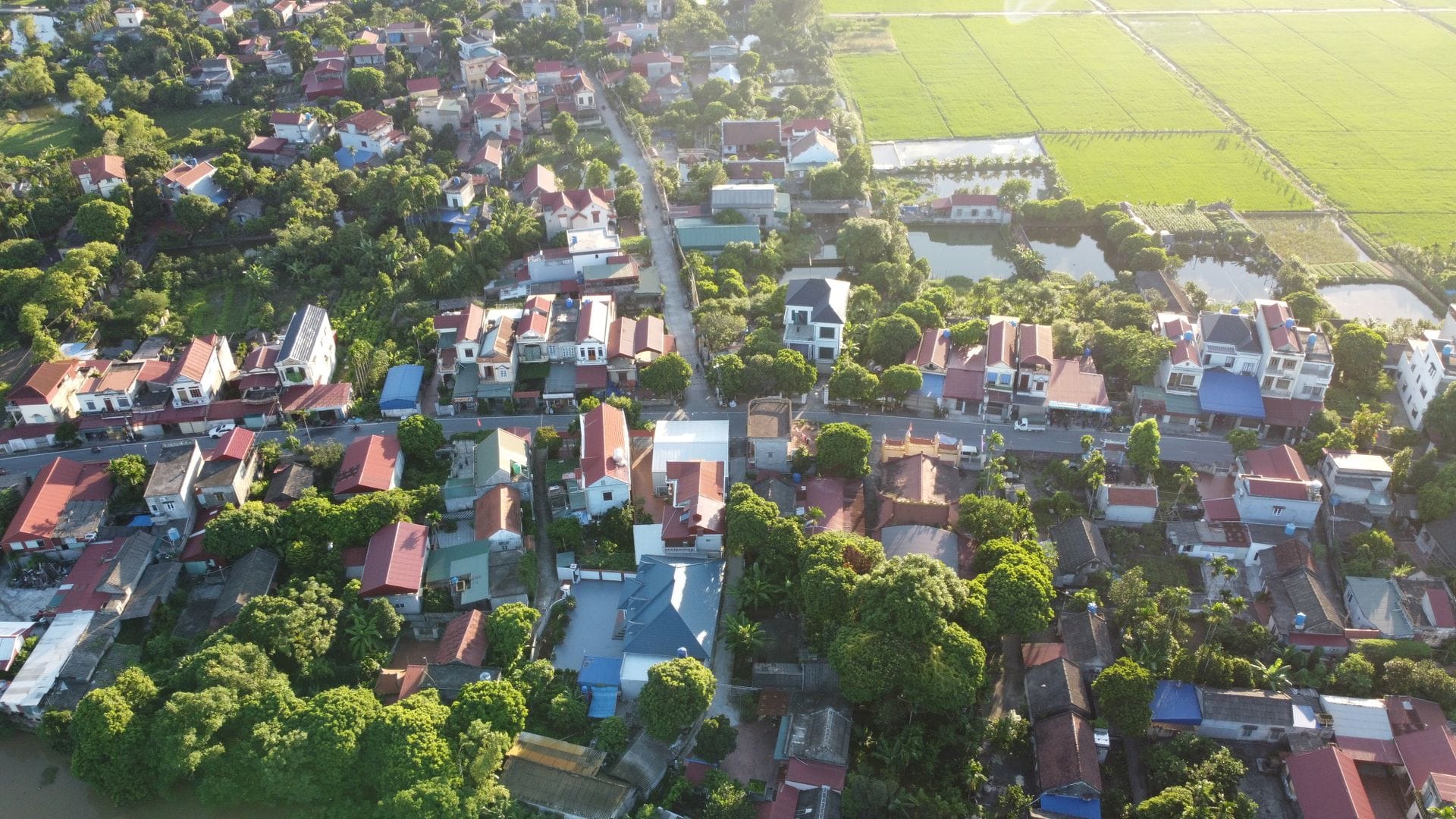 Làng quê vùng đồng bằng Bắc Bộ nhìn từ trên cao (ảnh minh họa)